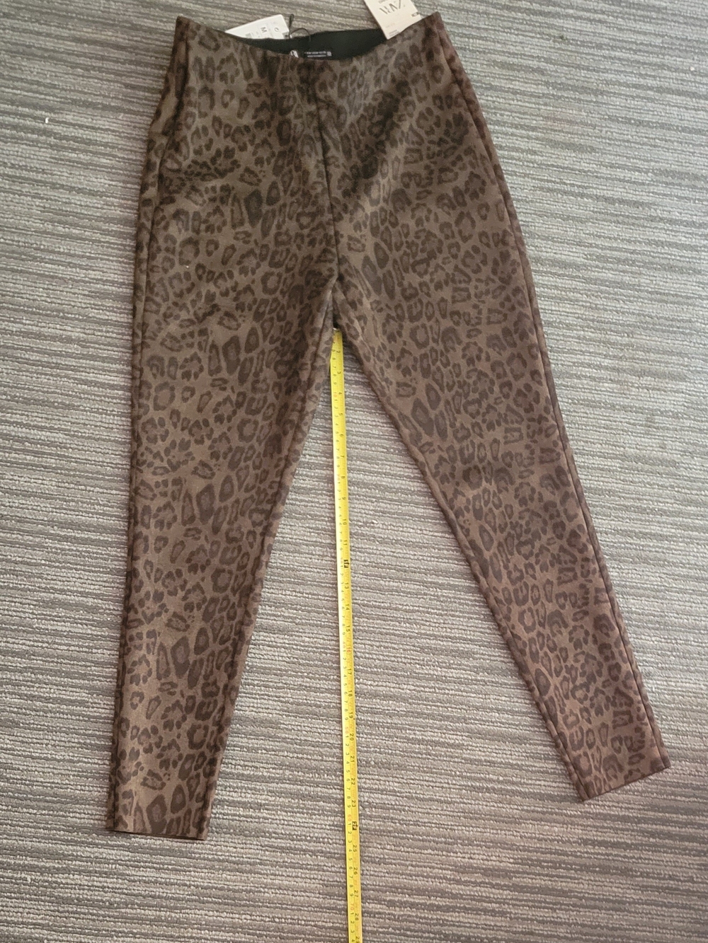 Zara Brown Leopard-Print Leggings. Tapered At The Ankle.